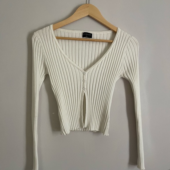 White Fox - White Knit Cropped Cardigan - Picture 3 of 5